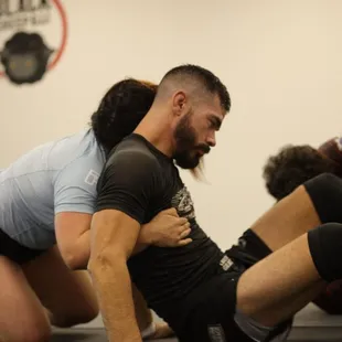 Adult submission grappling (no-gi) classes (beginners &amp; advanced practitioners)