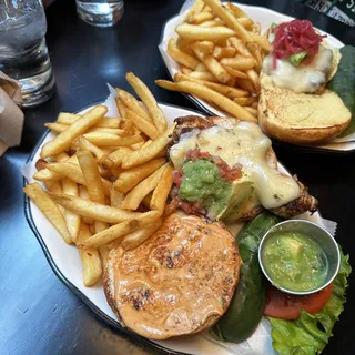 CALI CHICKEN SANDWICH