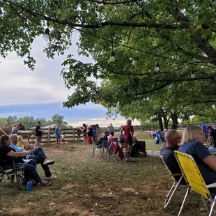 Sunday Music Series is hoppin.