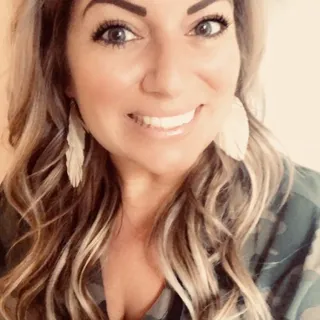 Gina D.