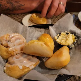 Rolls and cinnamon (light as clouds)