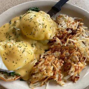 Florentine Benedict and a side of hash browns! SO good!!