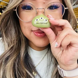 Sarah R.