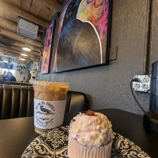 Iced Road Runner &amp; Strawberry cupcake