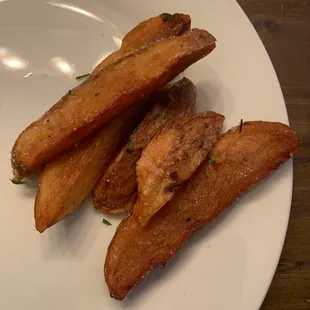 Crispy potato wedges with rosemary salt