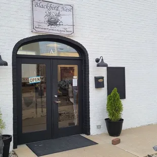 Entrance to Blackbird Nest