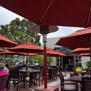 Pretty Patio does a good job of making you not notice you are right off of PCH and a parking lot.