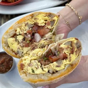Breakfast Burrito (Instagram: foodwithbros)