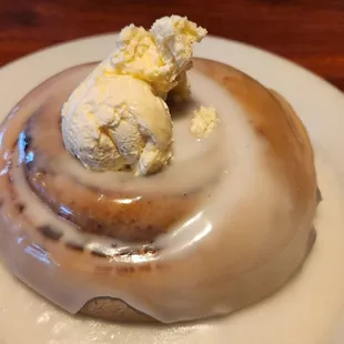 Cinnamon Roll - good