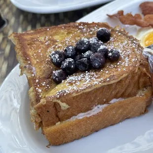 French Toast Royal (Instagram: foodwithbros)