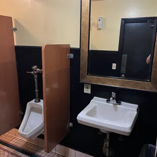clean men's room!