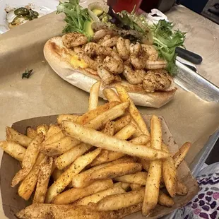 Shrimp poboy