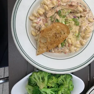 Blackened Chicken Alfredo Steamed Broccoli