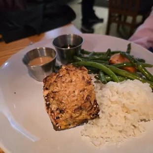 Slamming salmon with stuff crab