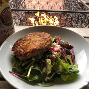 Veggie Burger in Blackfriar Salad