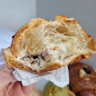 Biscuit & Gravy Croissant