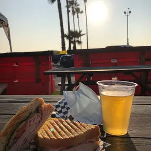 Typical Wednesday at Blackie's, Newps