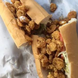 Very full shrimp po-boy
