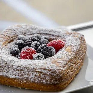 Berry Croissant