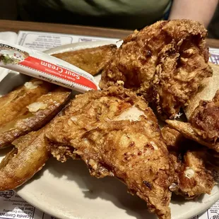 Broasted Chicked meal w potato wedges