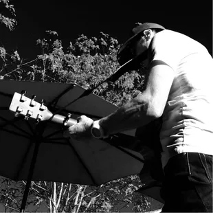 Live music, sunshine and beer (or wine).