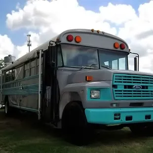 The B-STONE BUS