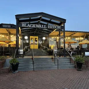 This is a picture of the front on Blackwall Hitch on the waterfront.
