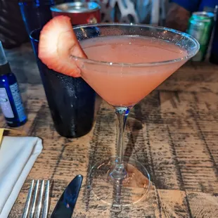 STRAWBERRY ROSÉ MARTINI