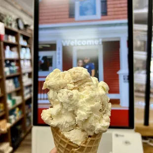 Single Scoop $4! HUGE!!!