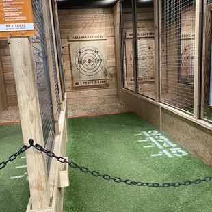 Throwing lane
