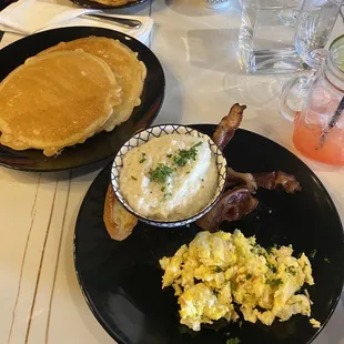 Blake&apos;s Breakfast w/Pancake side