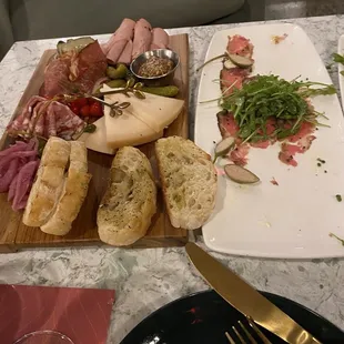 Grazing board, beef carpaccio
