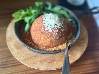 Enzo Bistro & Wine Bar