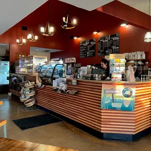 Great staff, nice inside, awesome drinks.