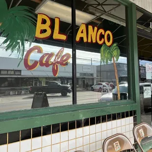 the outside of the restaurant