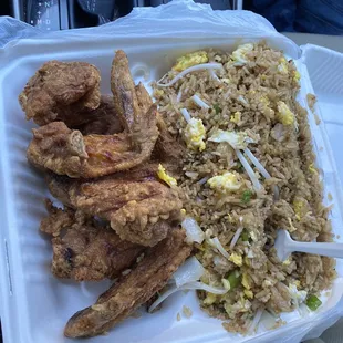 Fried rice and fried chicken wings.