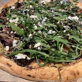 Fig, Prosciutto and Arugula Pizza