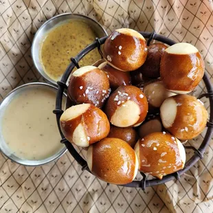 Pretzel bites