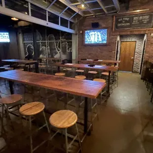 sushi and sashimi, interior