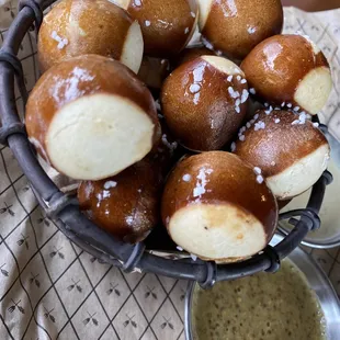 Pretzel Bites
