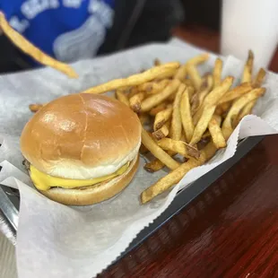 Kids cheeseburger meal