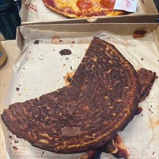 Pizza was over cooked and burnt has no flavor