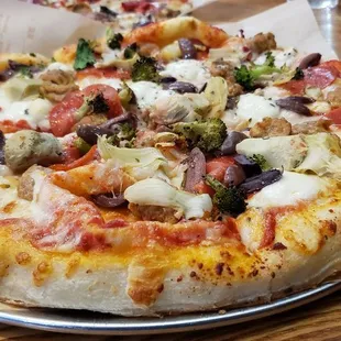 High-rise crust is excellent (+$2.50).