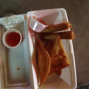 Egg rolls and crab raagoon.