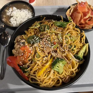 bowl of noodles and vegetables