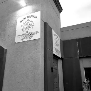 a black and white photo