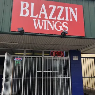 BLAZZIN WINGS