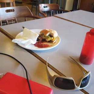 Would a fat man leave half a burger unattended? No way.