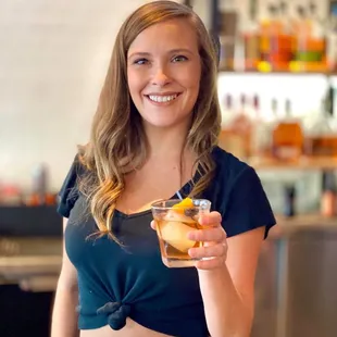 Bartender Rachel mixing up an Old Fashioned