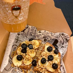 iced vanilla oat latte, hola granola toast